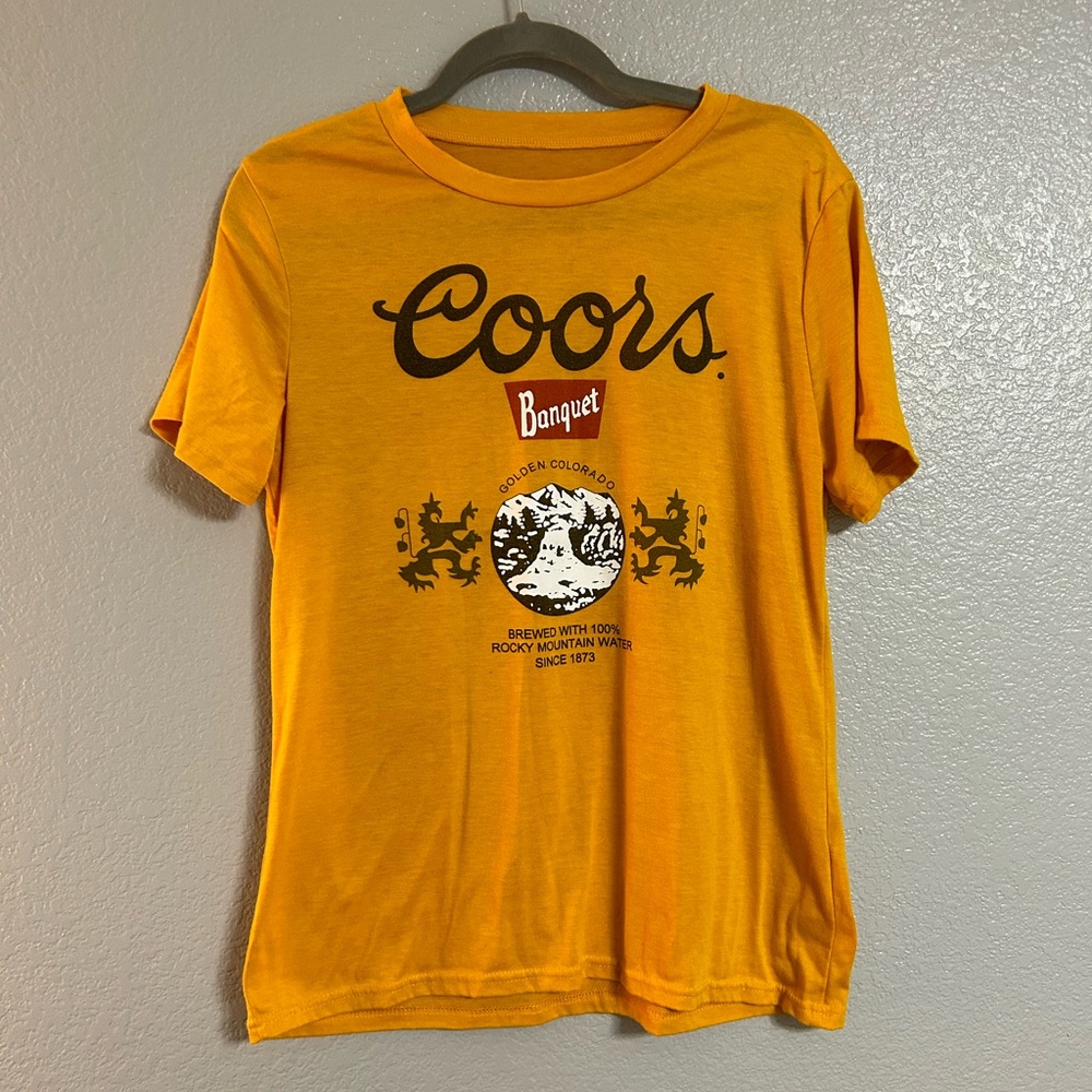 Women’s orange brown graphic T-shirt size medium